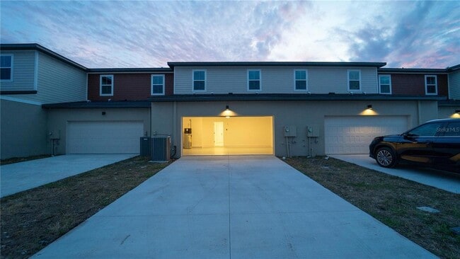 Building Photo - 4867 Cross Pr Pkwy