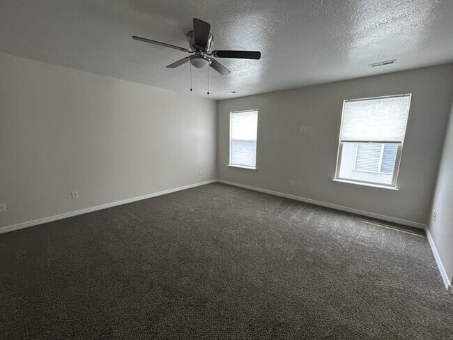 Building Photo - 7497 Valley Maple Dr