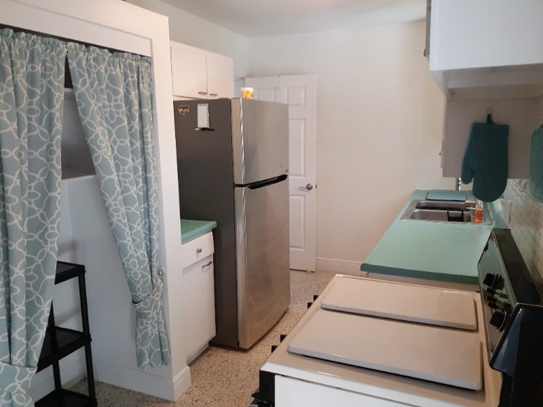 Building Photo - 117 SE Solaz Ave