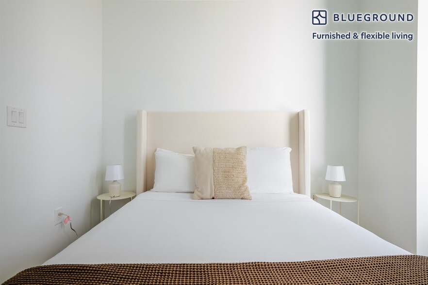 Building Photo - 390 Harrison Ave