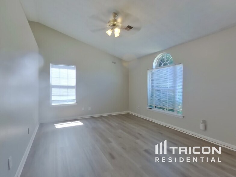 Building Photo - 3756 Sandy Shoals Ln