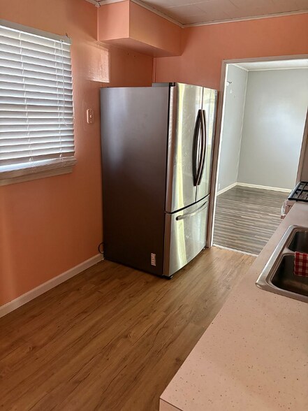 Building Photo - 909 Idlewild Dr