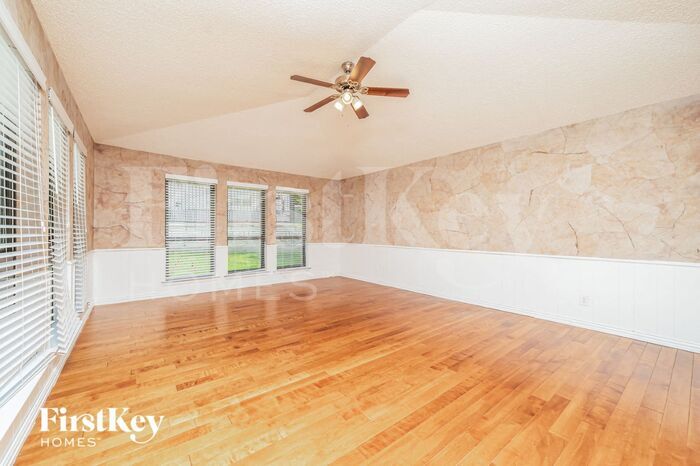 Building Photo - 3007 Harbor Dr