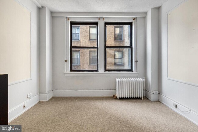 Building Photo - 1324 Locust St