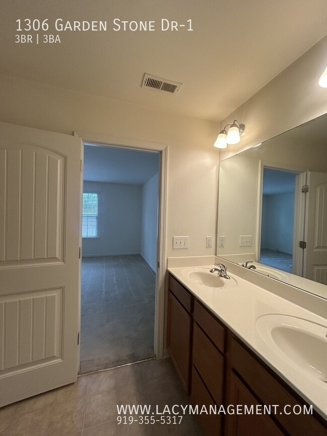 Building Photo - 1306 Garden Stone Dr
