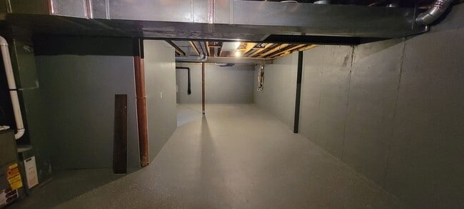 Building Photo - Beautiful 3 bedroom 2.5 bathroom END Unit ...