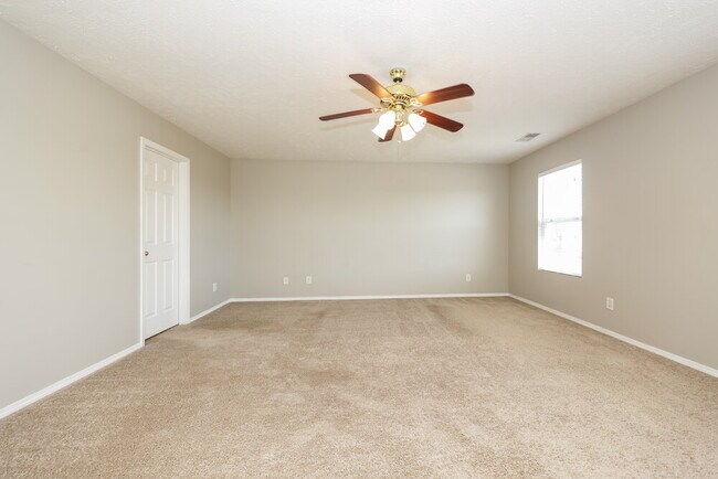 Building Photo - 2705 Sutherland Dr