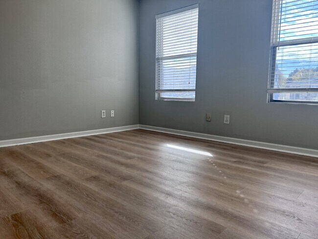 Building Photo - Coming soon!!! $500 off 1st month with 15 month lease!!! Magnificent 3 Bedroom in Madison