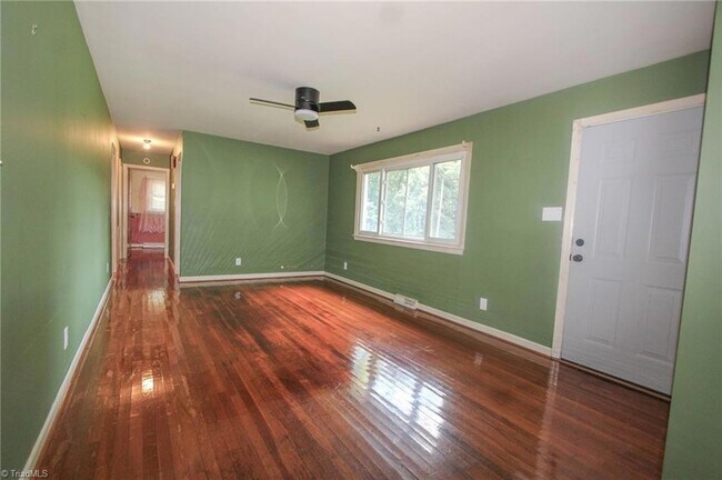 Building Photo - 9078 W Market St