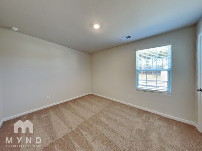 Building Photo - 132 Everglade Wy