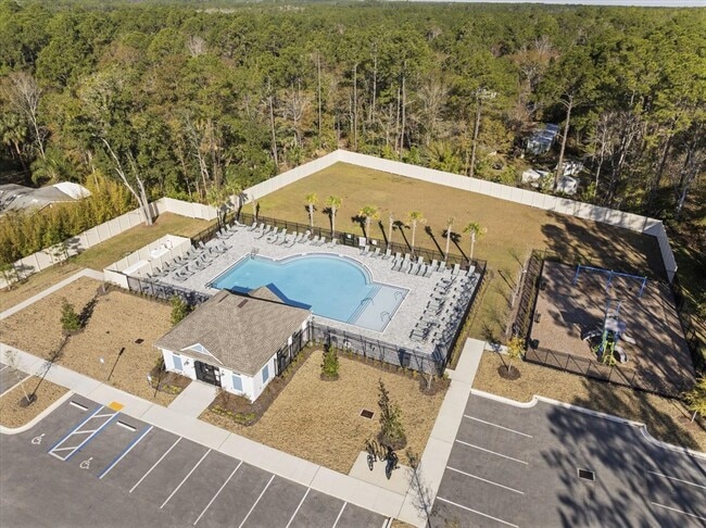 Building Photo - 100 Lake Sinclair St