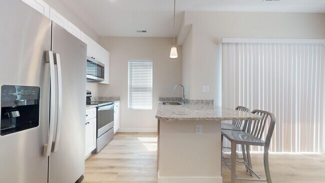 Interior Photo - 305 W Washington