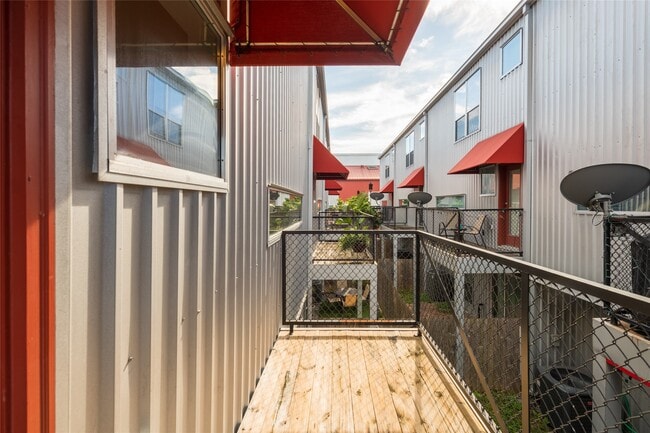 Building Photo - 807 Robin St