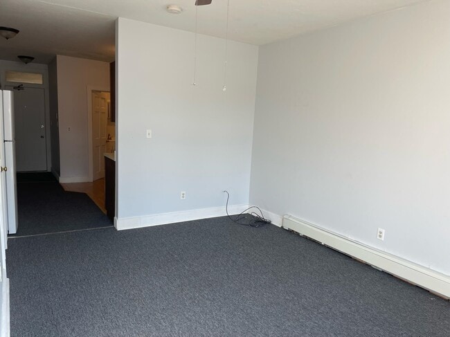 Building Photo - 408 Central St