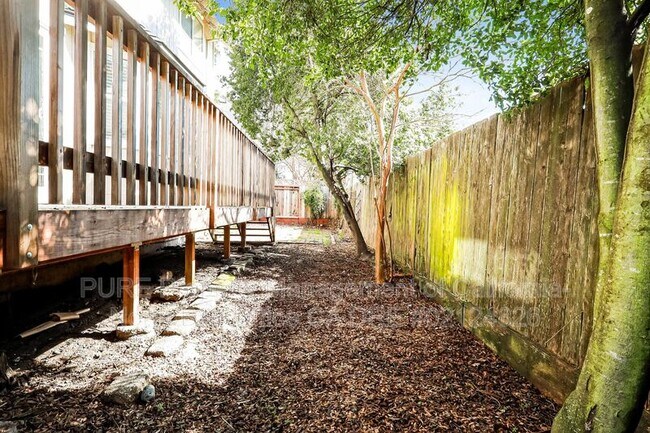 Building Photo - 1336 Jennings Park Way