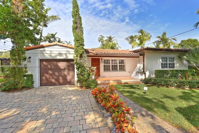 Primary Photo - 1545 Baracoa Ave