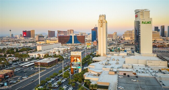 Building Photo - 4381 W Flamingo Rd