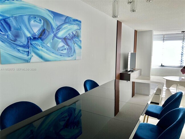 Building Photo - 2551 Aragon Blvd