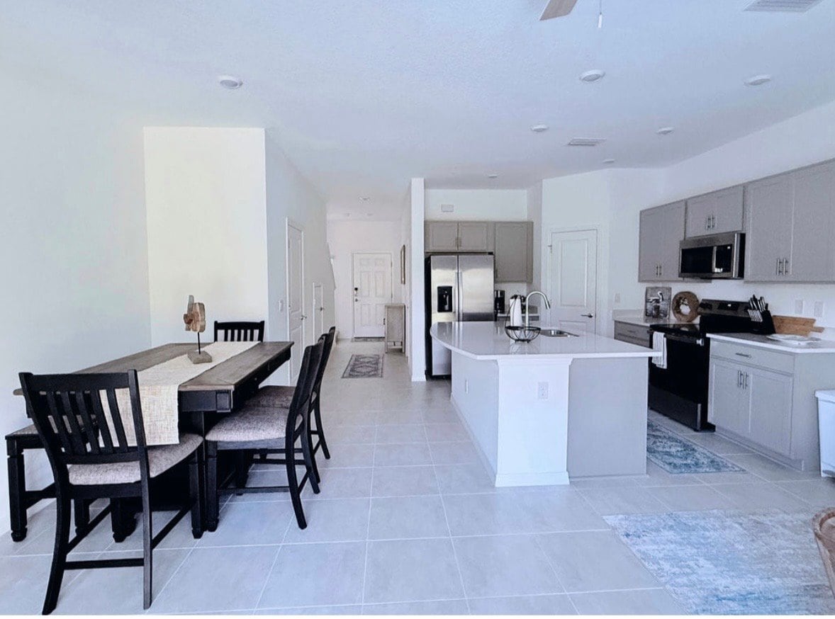 Building Photo - 15176 Cuzcorro Ct