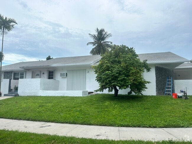 Building Photo - 20456 SW 92nd Ct