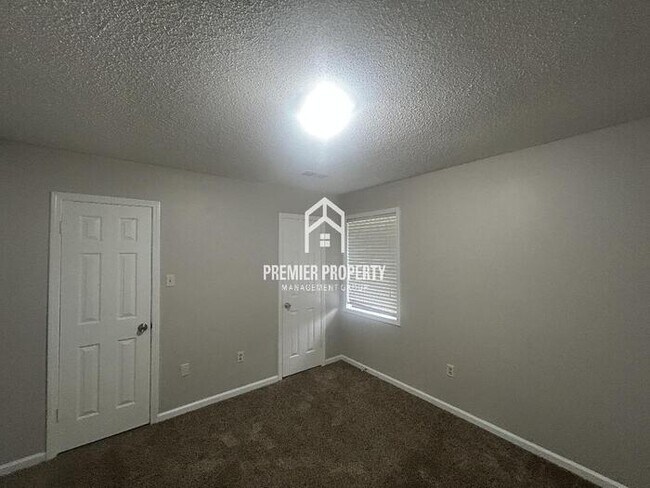 Building Photo - 7376 Hollorn Ln