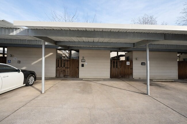 Building Photo - Stylish 2-Bedroom Townhome with Terrace & Resort-Style Amenities in Grand Prairie