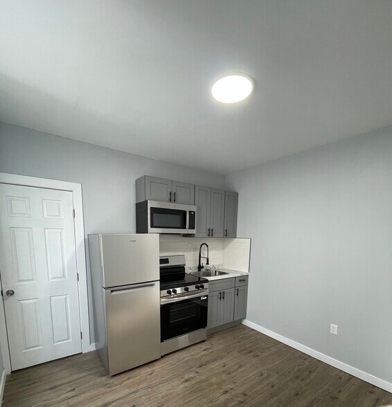 Kitchen - 2260 N 16th St