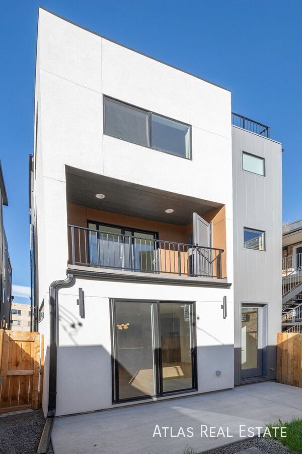 Building Photo - 830 Cherry St