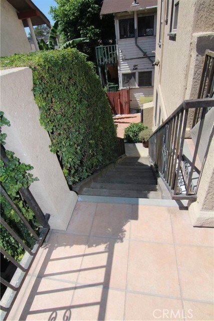 Building Photo - 431 N Olive Ave