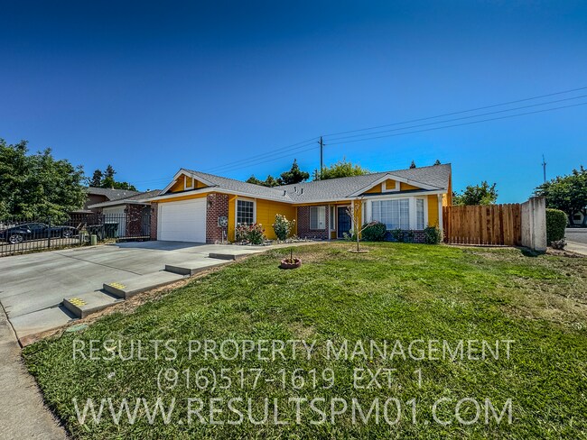 Primary Photo - Spacious 4 Bedroom on corner lot
