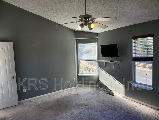 Building Photo - 1210 Victorian Village Dr