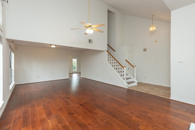 Building Photo - 3223 Golden Willow Dr