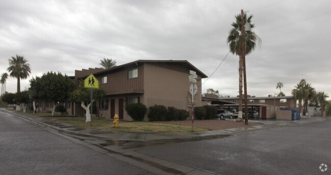 Building Photo - Phoenician Town Homes