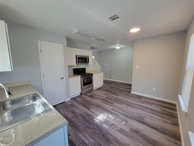 Building Photo - 111 Cermeno Cove