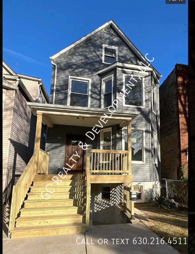 Primary Photo - 4339 N Whipple St