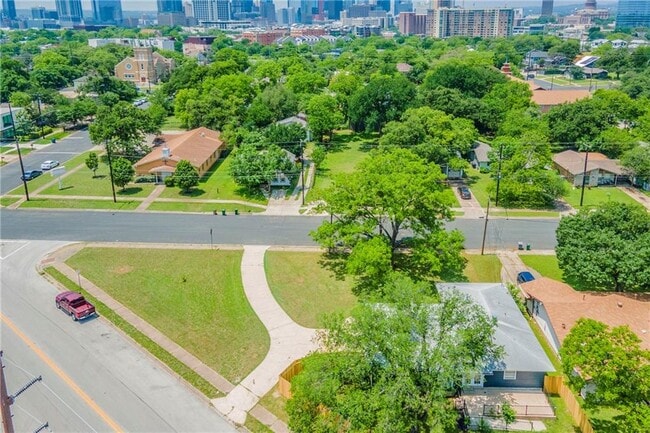 Building Photo - 1171 Angelina St