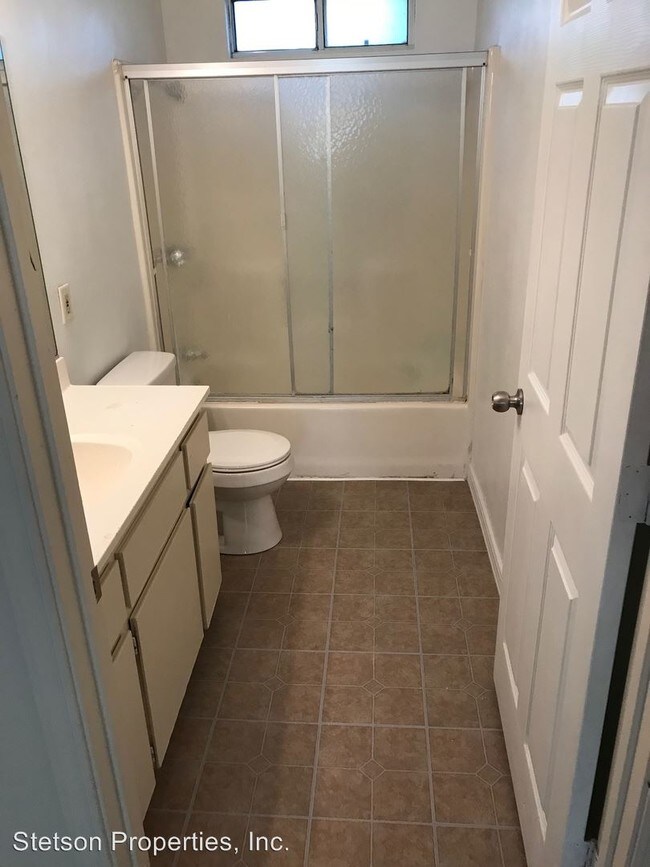 Building Photo - 2 br, 1 bath House - 288 Pleasant St