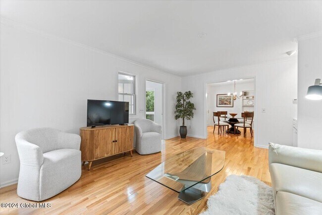 Building Photo - 12 Vallera Rd