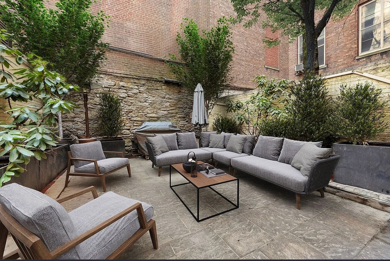 Building Photo - 32 E 74th St