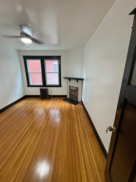 Bedroom 1 - 259 Gross St