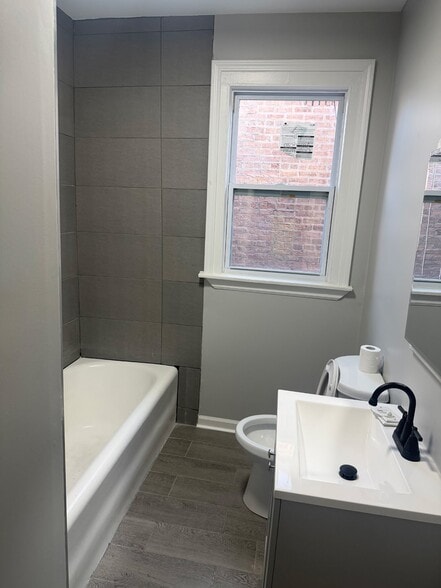 Building Photo - 7353 S King Dr