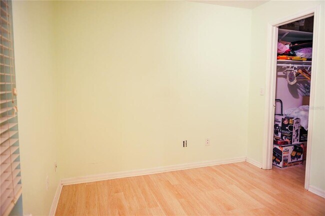 Building Photo - 466 Club Dr