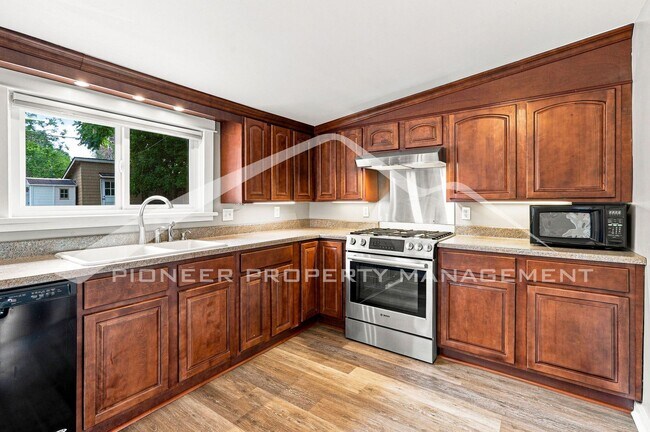 Building Photo - 3166 W Walsh Pl