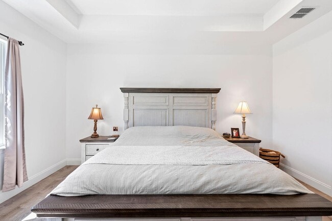 Building Photo - 1000 Stone Hill St