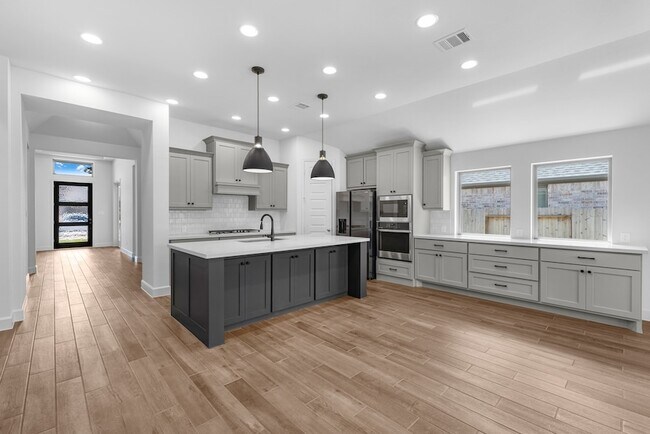 Building Photo - 30039 Gold Finch Pl