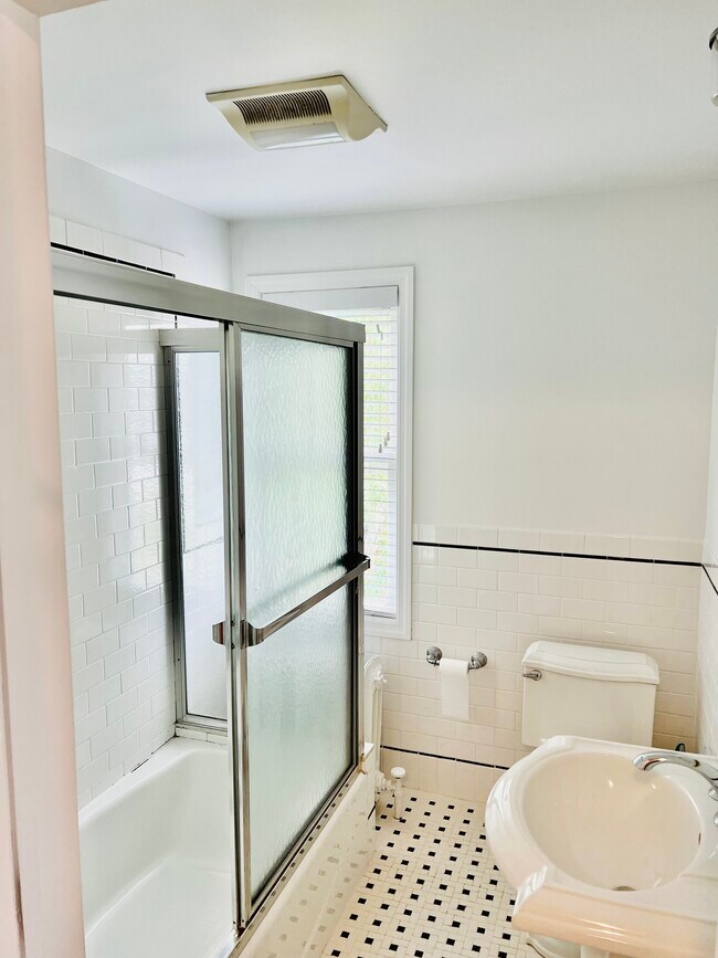 Building Photo - 48 Hudson Terrace