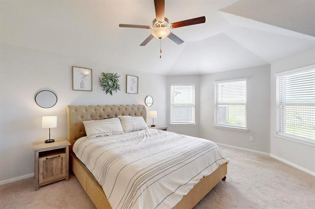Building Photo - 512 Bronze Forest Dr