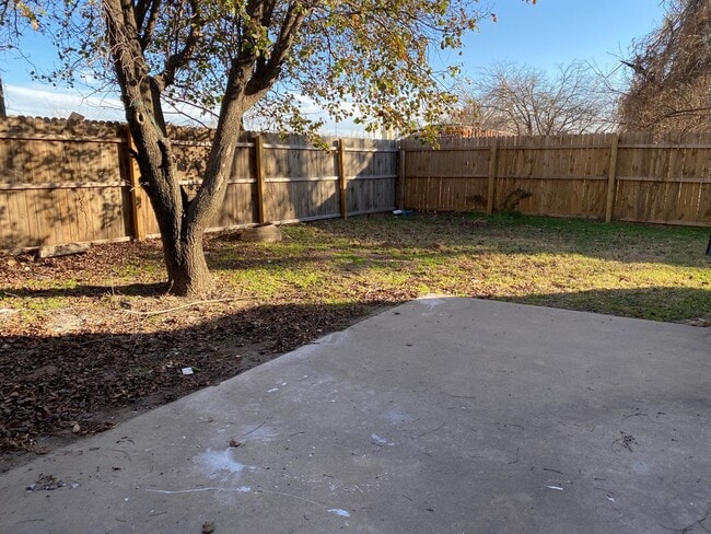 Building Photo - 2 Bedroom Duplex near lake Overholser