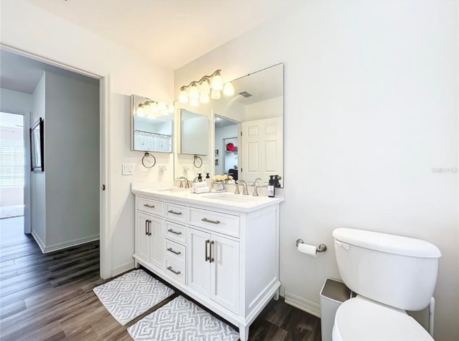 Building Photo - 1128 Valley Creek Run