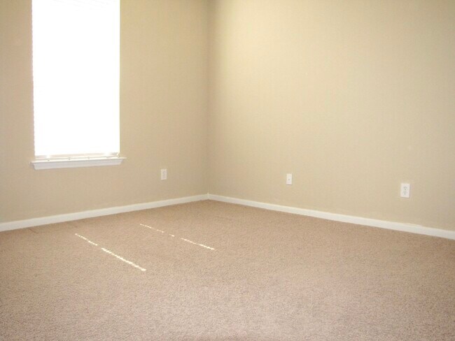 Building Photo - 5907 Turkey Creek